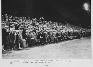 Illustration for article titled How Baseball's First Major League Night Game Got Its Lights